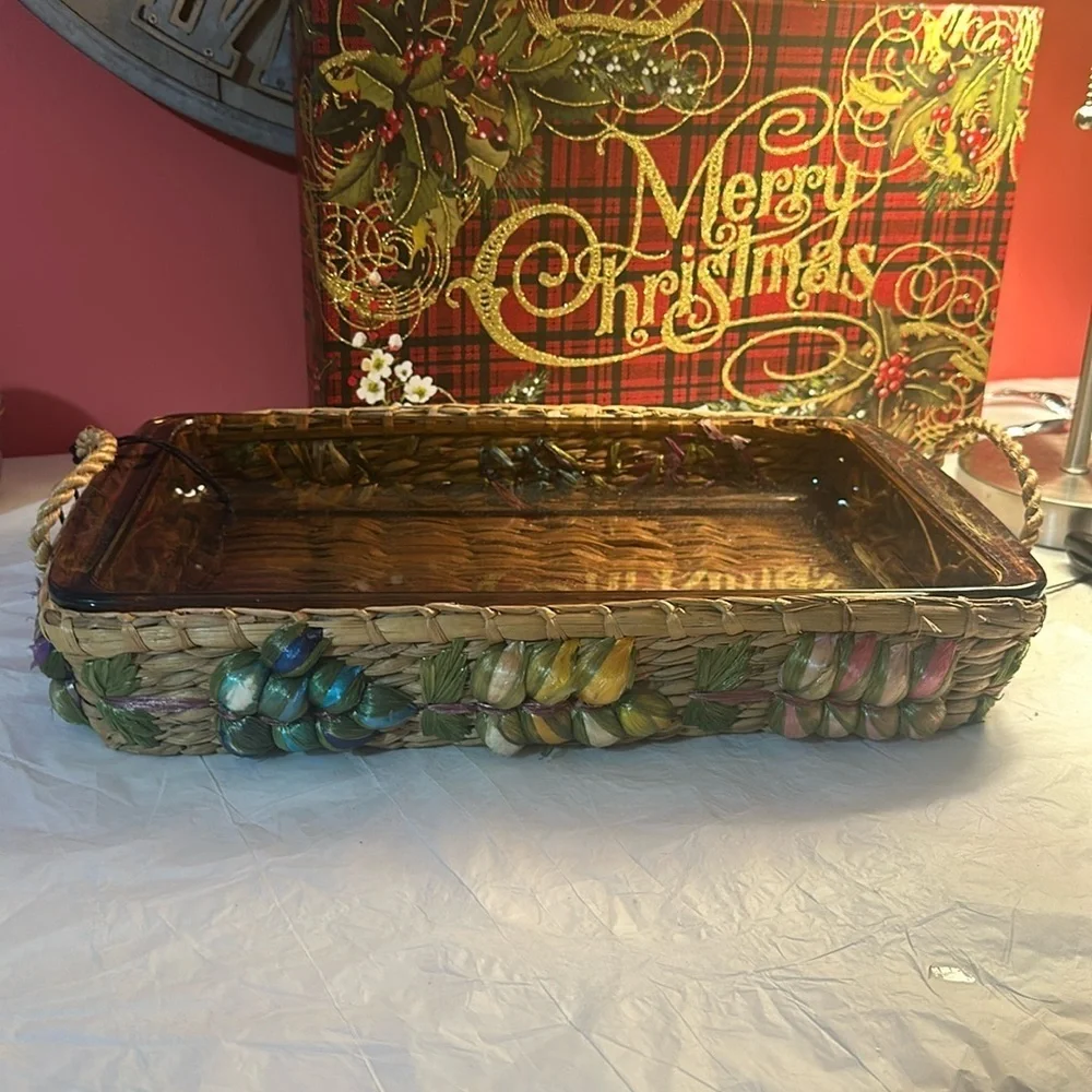 Pyrex rectangle baking dish with wicker basket